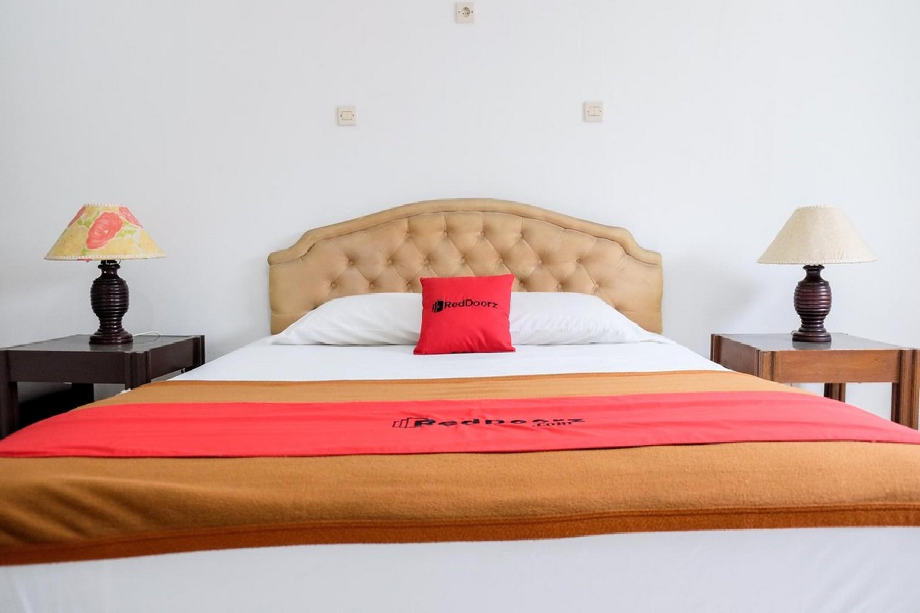 เรดดอร์ซ พลัส เนียร์ จาลันบารู โบกอร์ Hotel ภายนอก รูปภาพ
