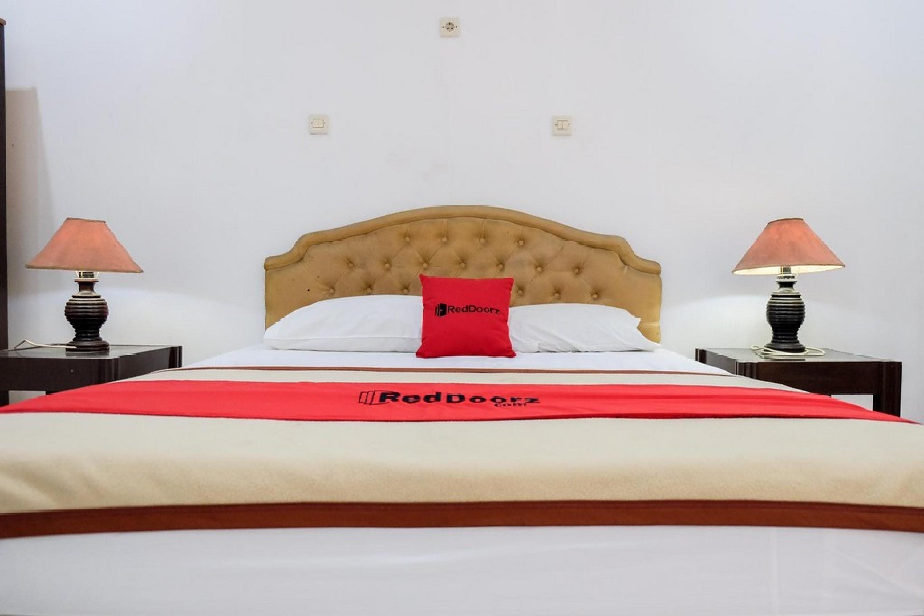 เรดดอร์ซ พลัส เนียร์ จาลันบารู โบกอร์ Hotel ภายนอก รูปภาพ