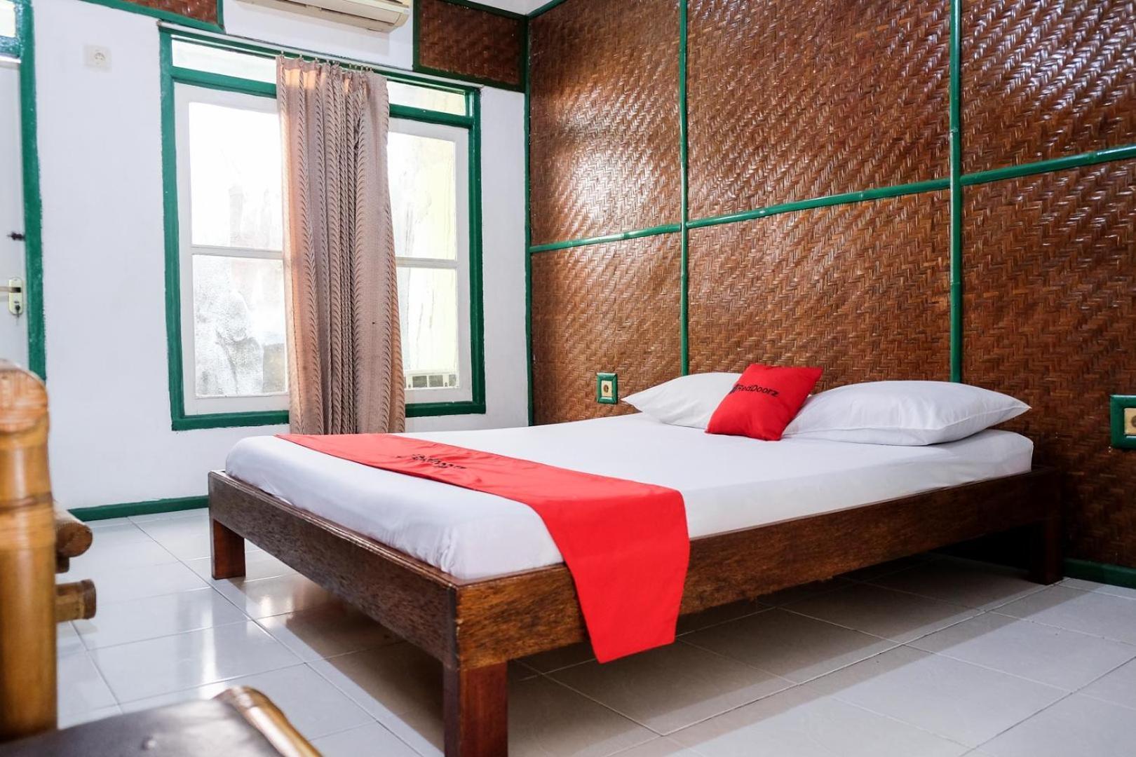 เรดดอร์ซ พลัส เนียร์ จาลันบารู โบกอร์ Hotel ภายนอก รูปภาพ